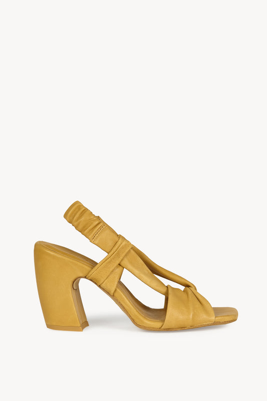 Costa, sandalia de cuero mostaza