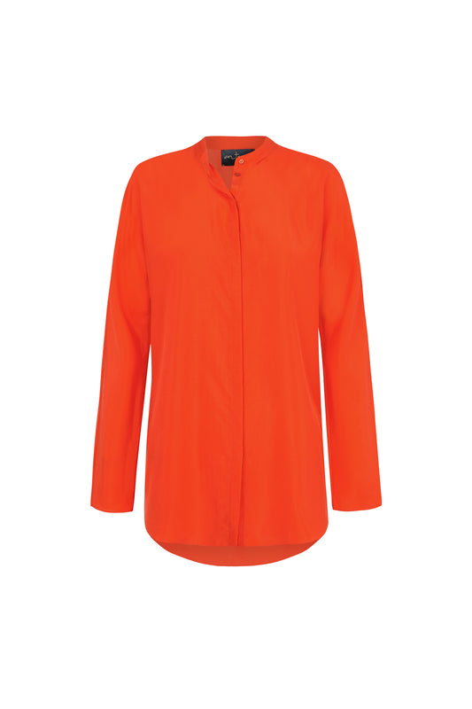 Macho, top en seda roja