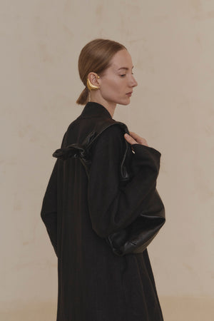 Leuksna, golden earcuff