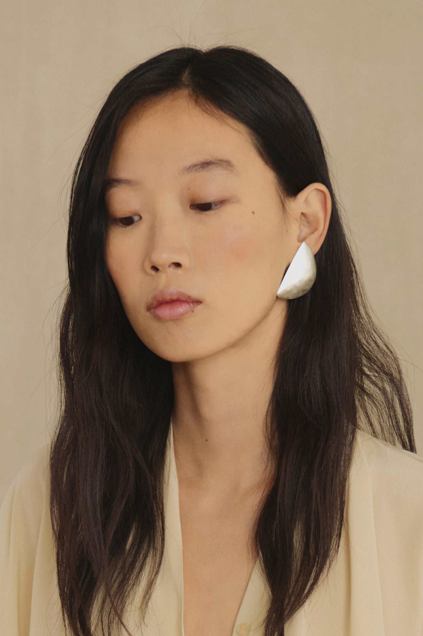 Kuu right, silver triangular earring