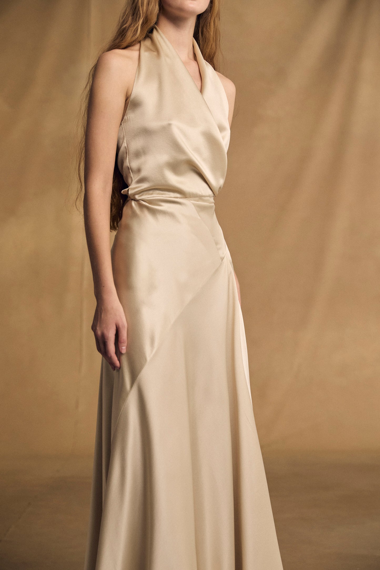 Nailah, vestido champagne