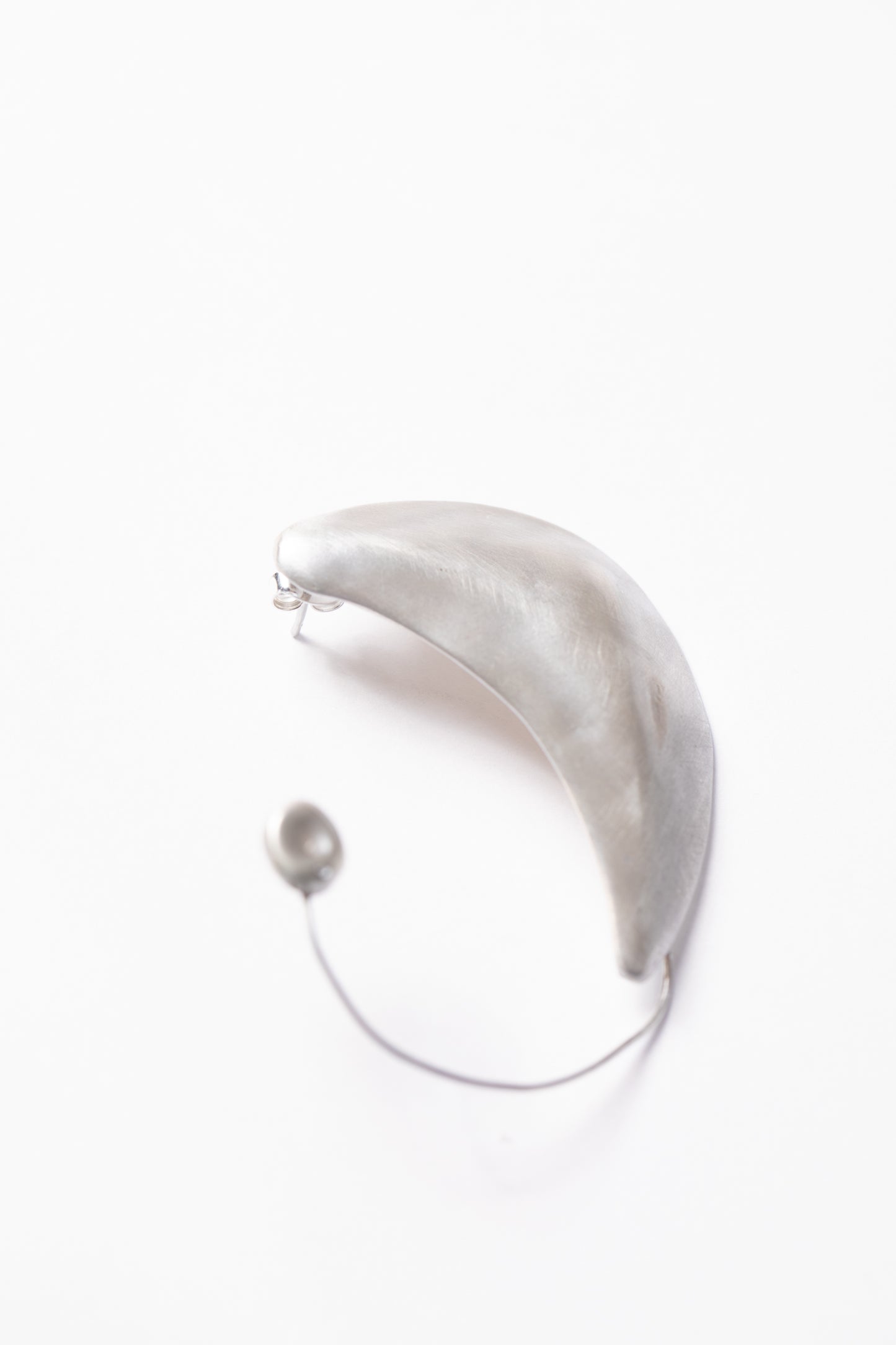 Leuksna, earcuff earring in silver