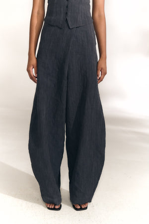 Marina, pantalon envolvente denim oscuro