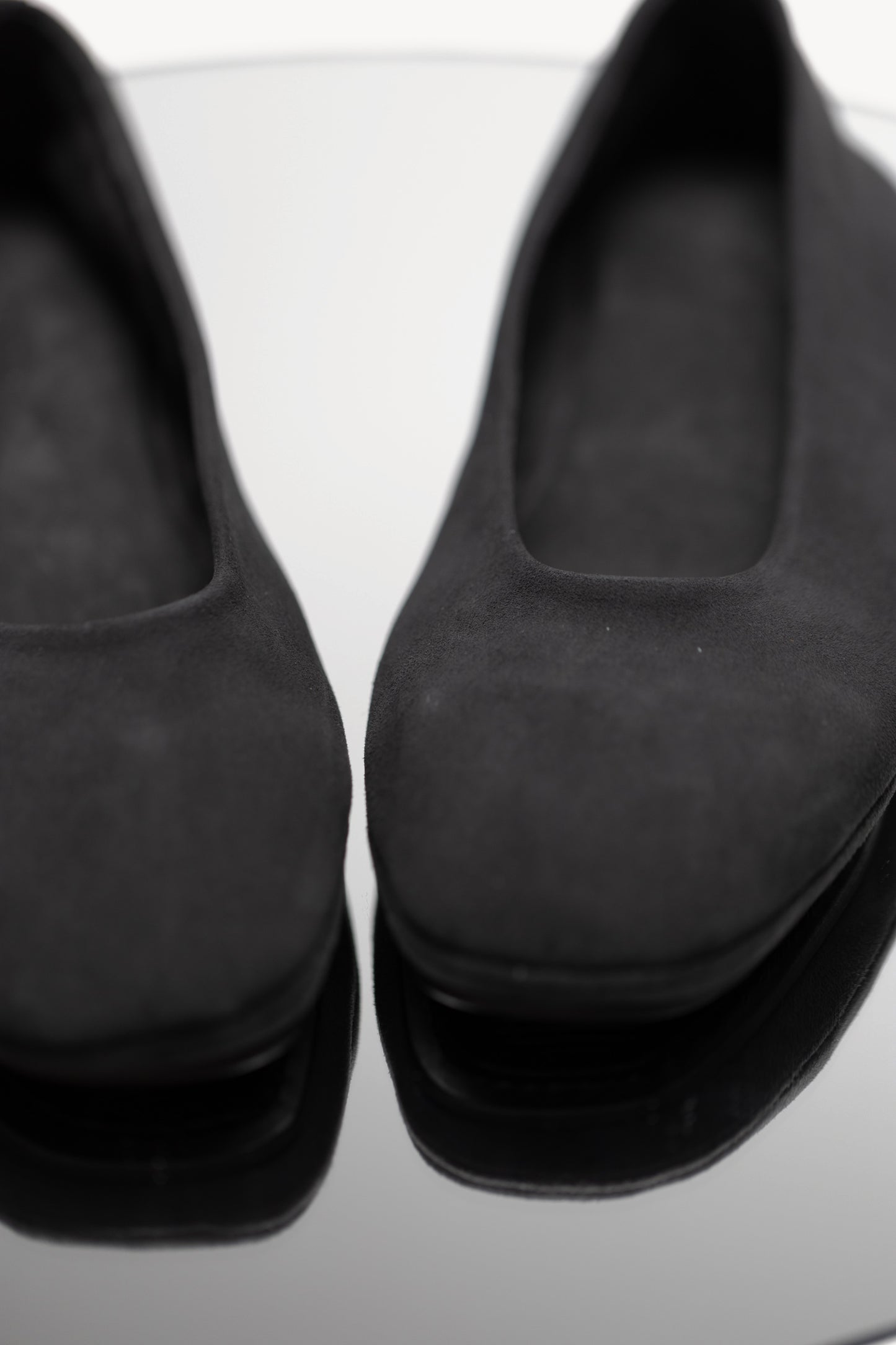 Lara, graphite suede ballerina