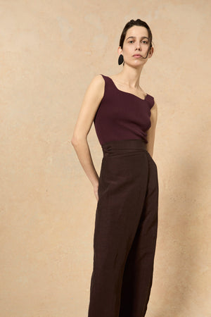 Alaska, plum sleeveless top