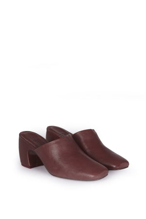 Alice, burgundy leather mule