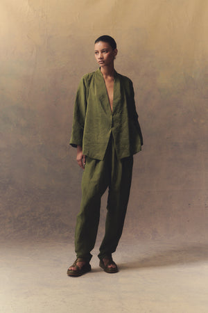Ama, chaqueta en lino y seda verde