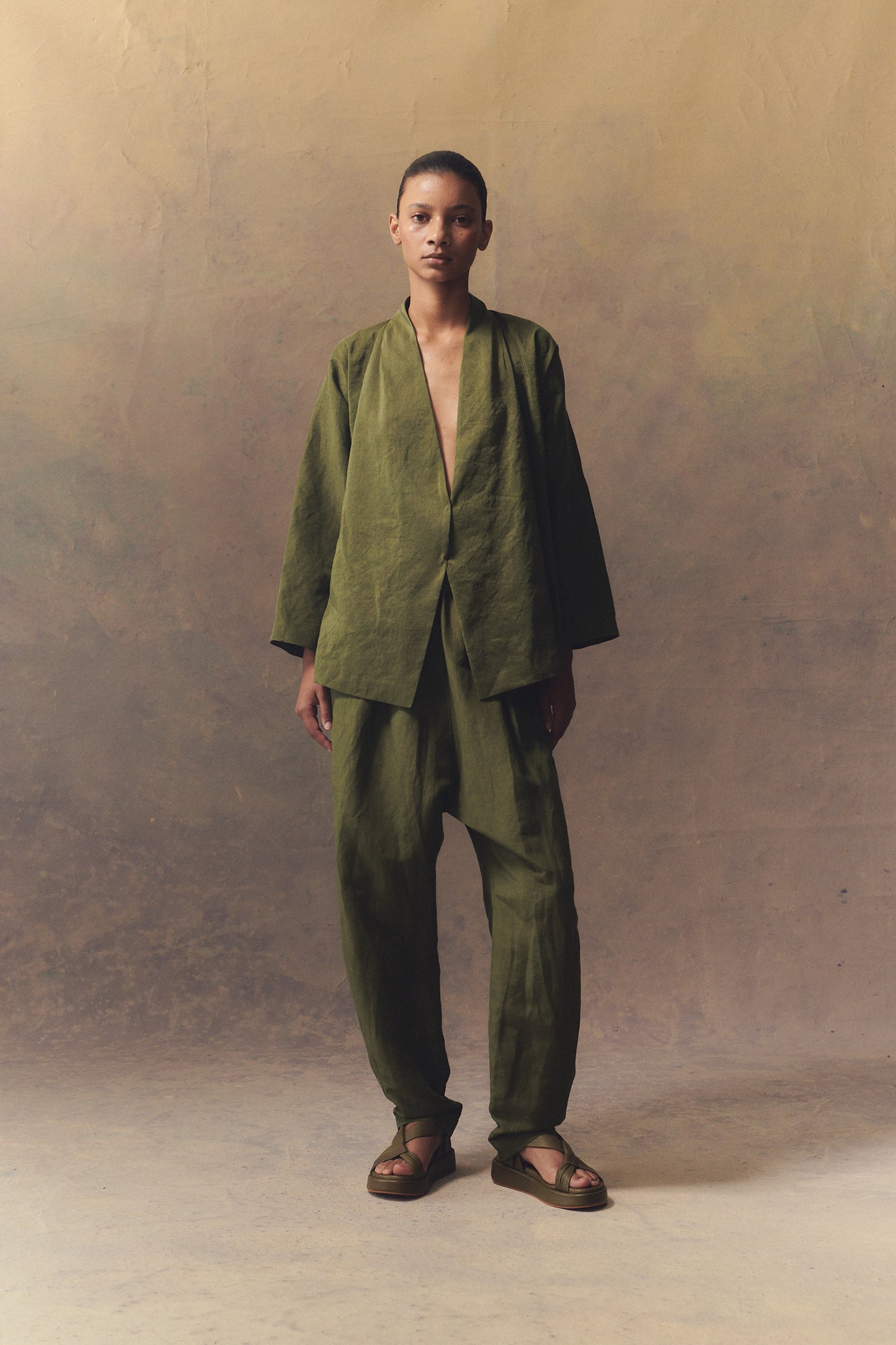Ama, green linen and silk pants