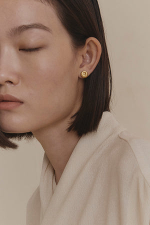 Dubhe, pendiente dorado