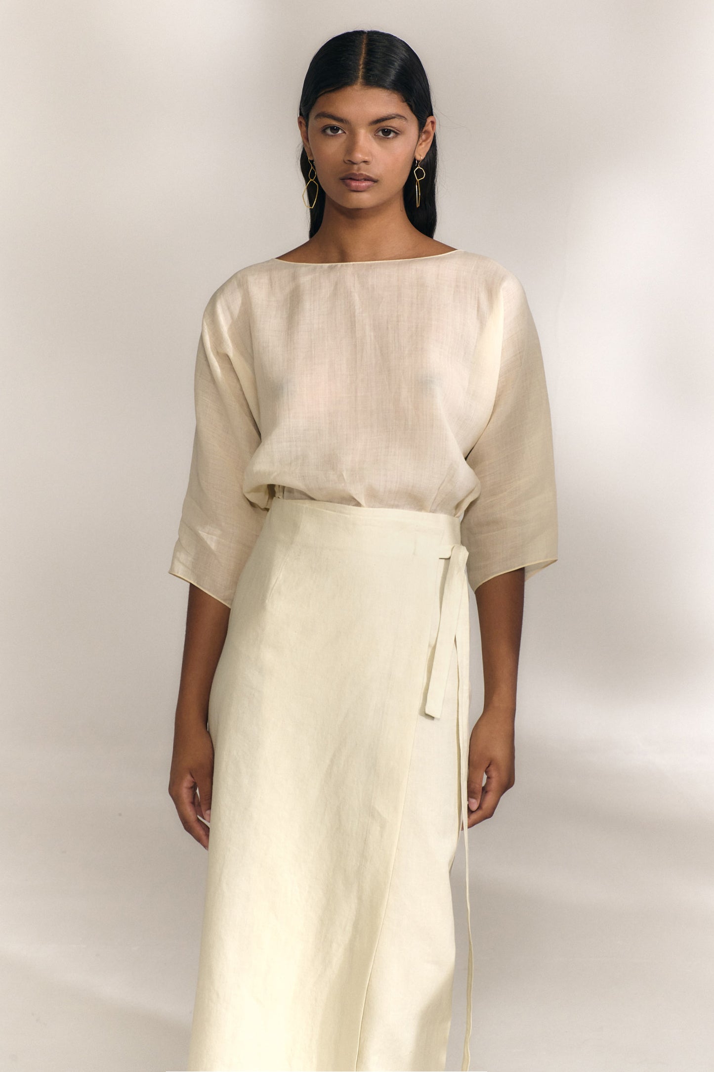 Arena, top oversize de ramio marfil