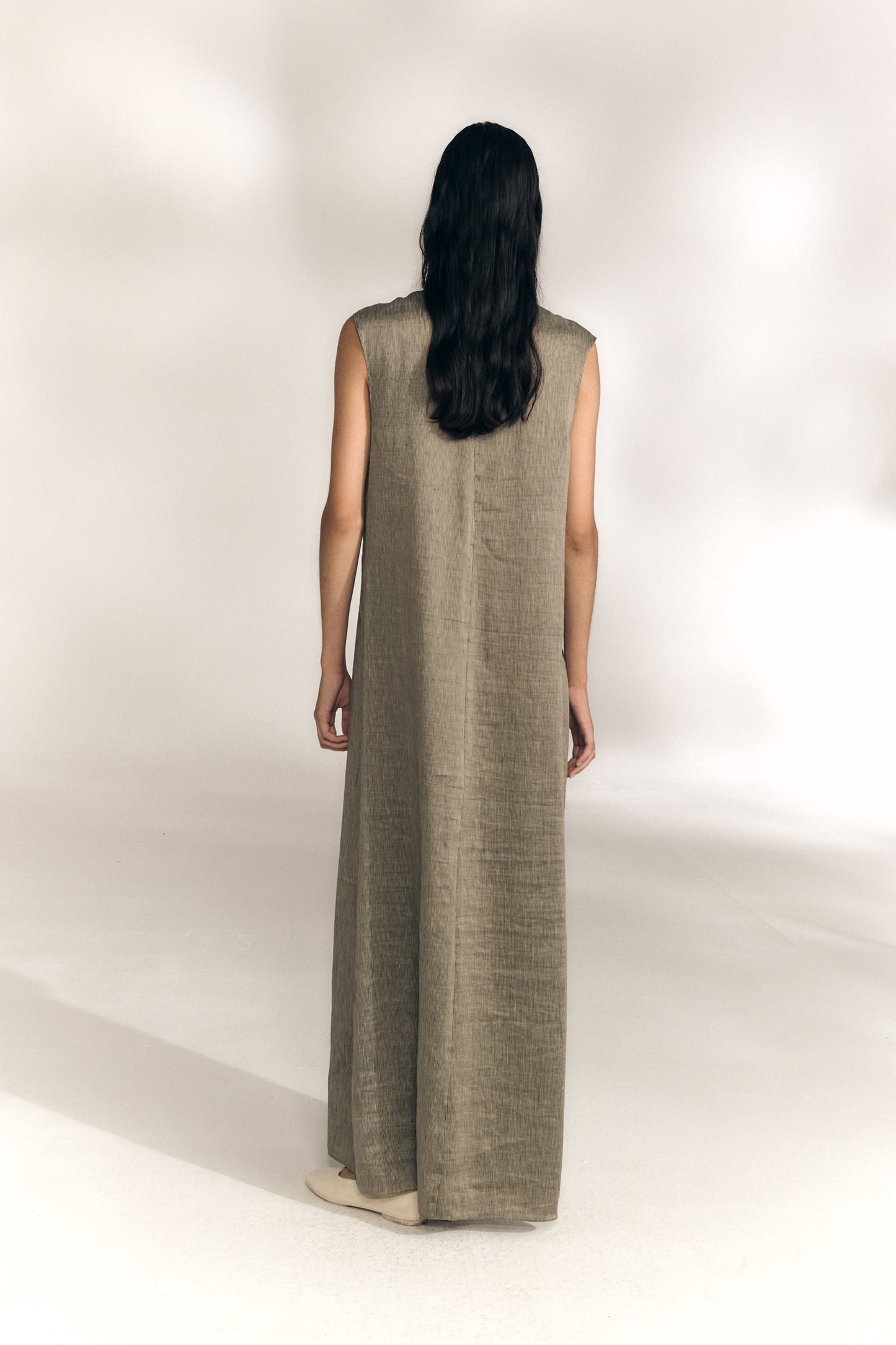 Aria, vestido de lino y seda a rayas vison gris