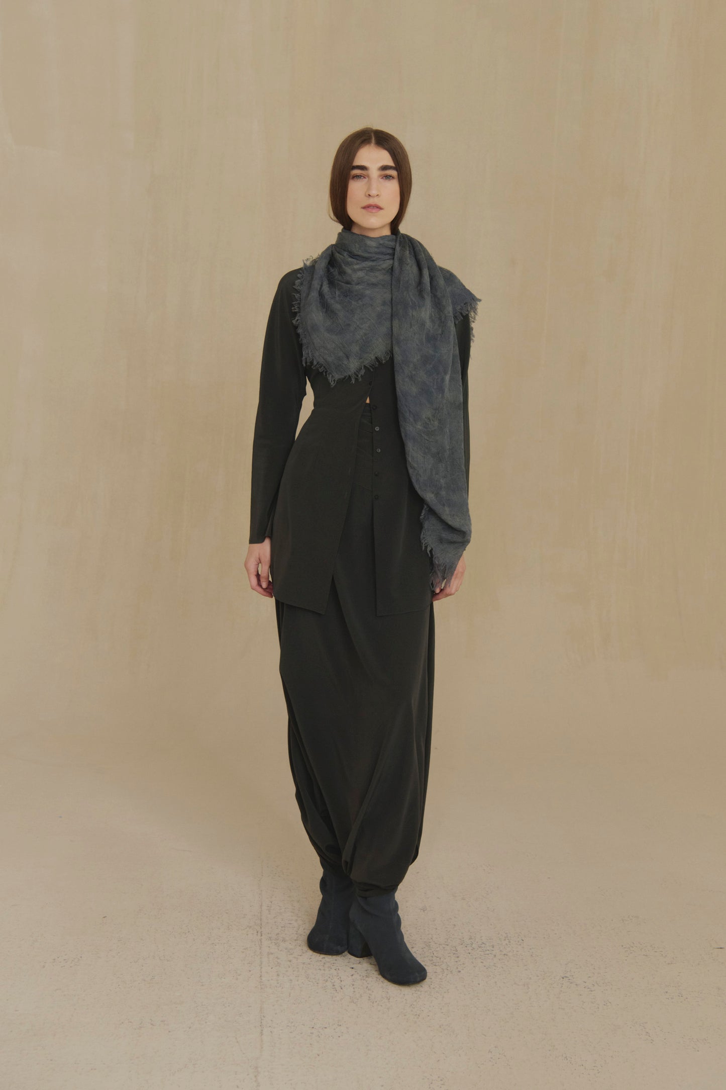 Aria, foulard a rayas maltinto verde grisaceo