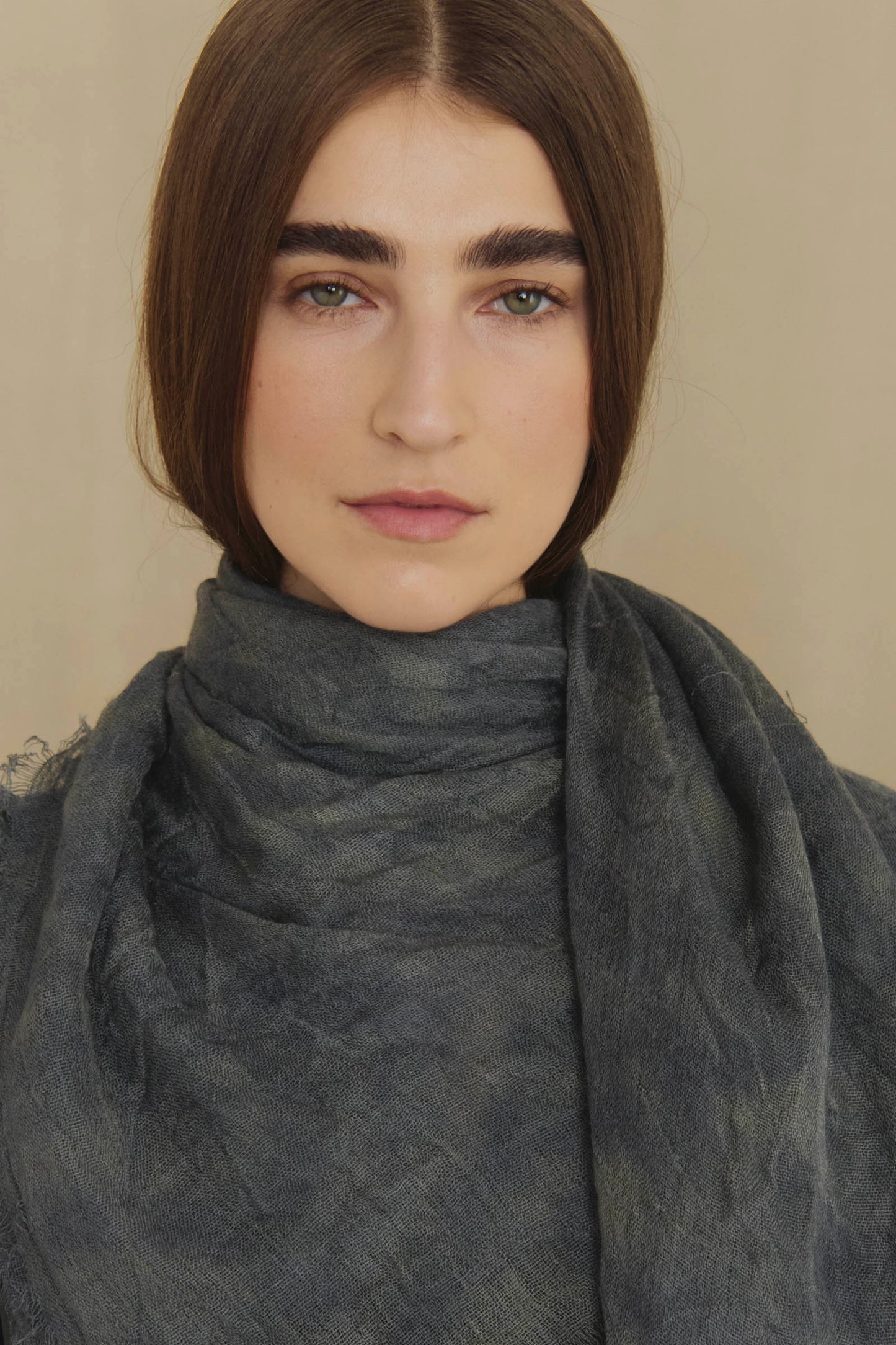 Aria, foulard a rayas maltinto verde grisaceo