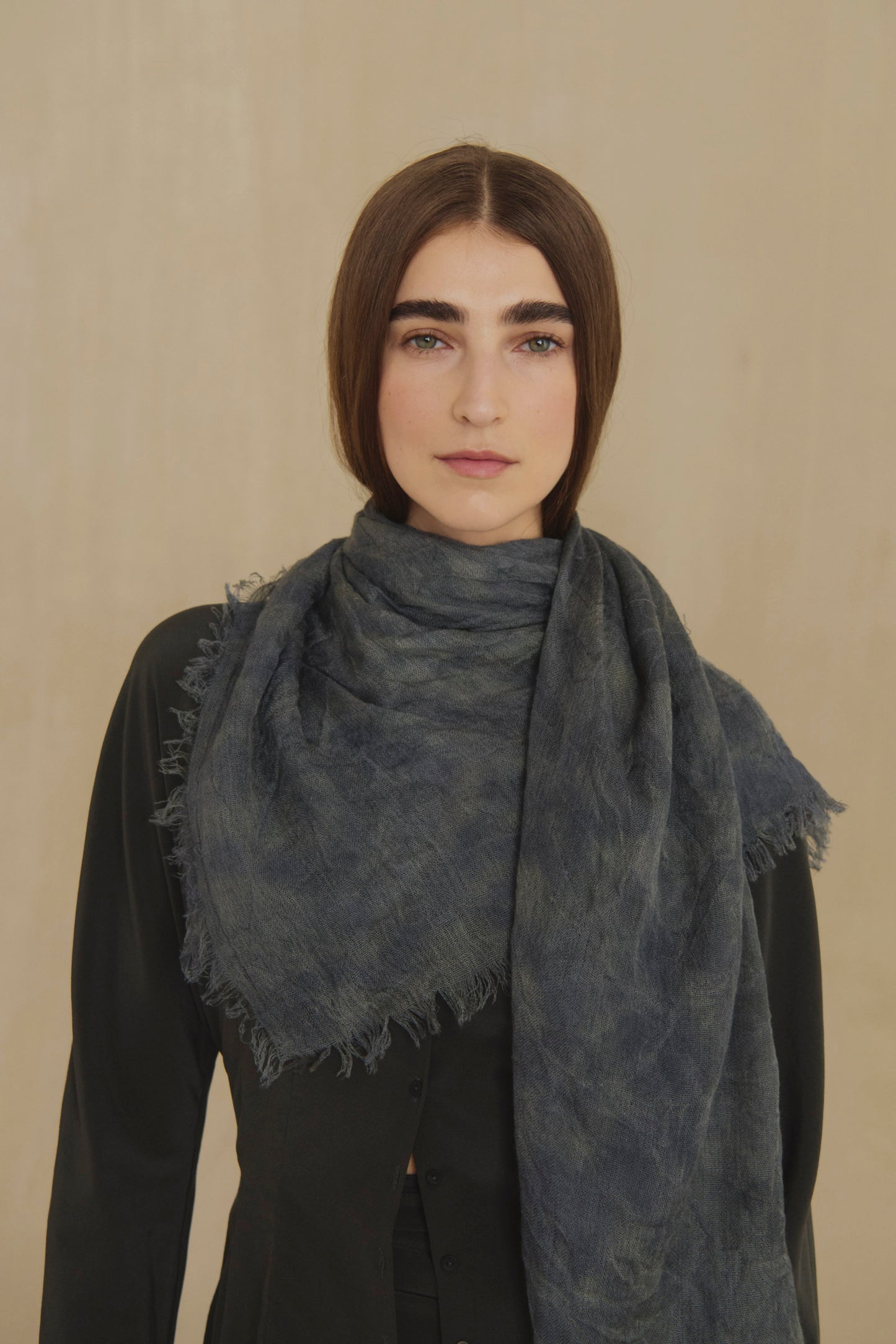 Aria, foulard a rayas maltinto verde grisaceo