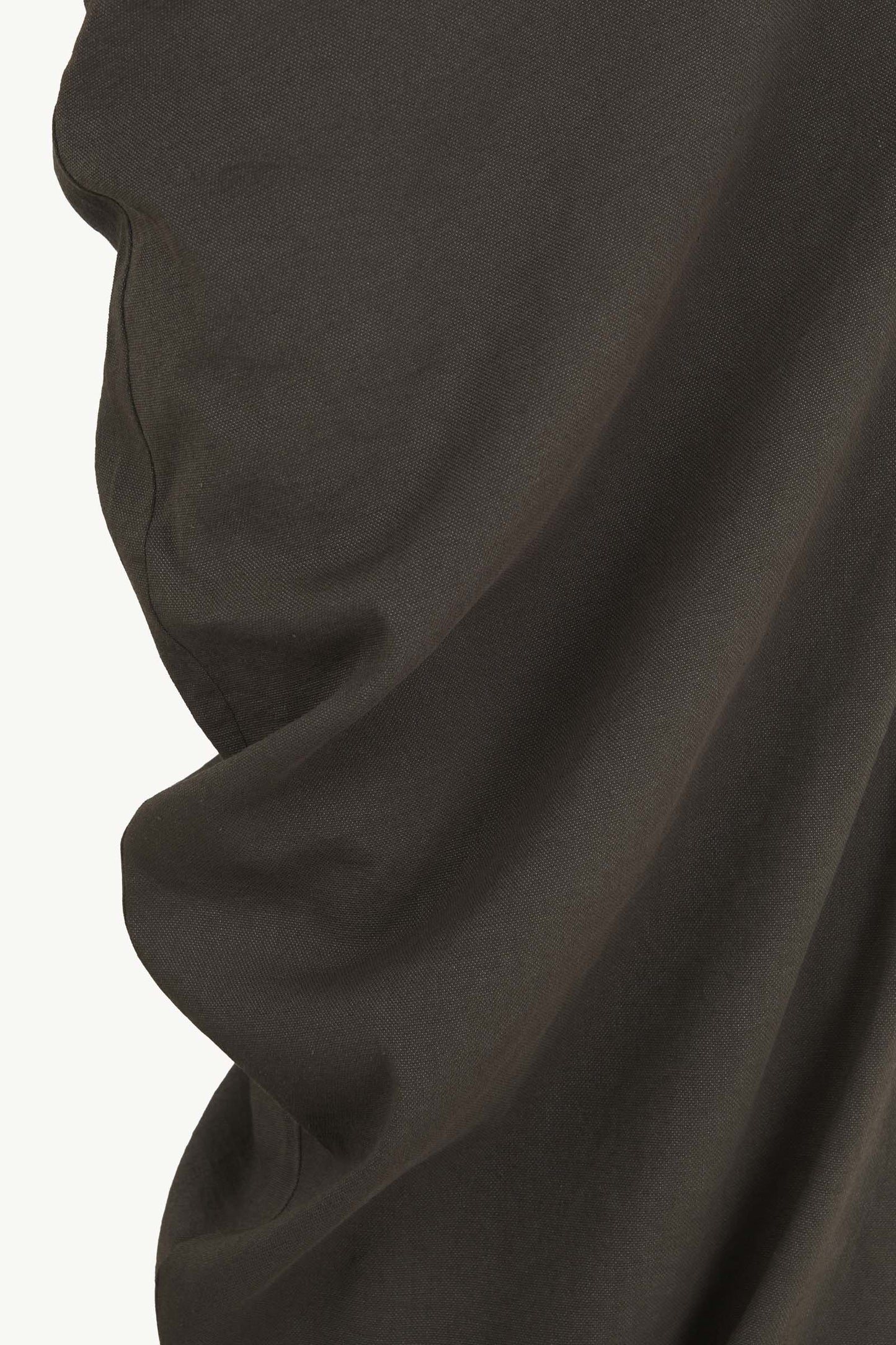 Arne, vestido largo asimetrico gris mocha