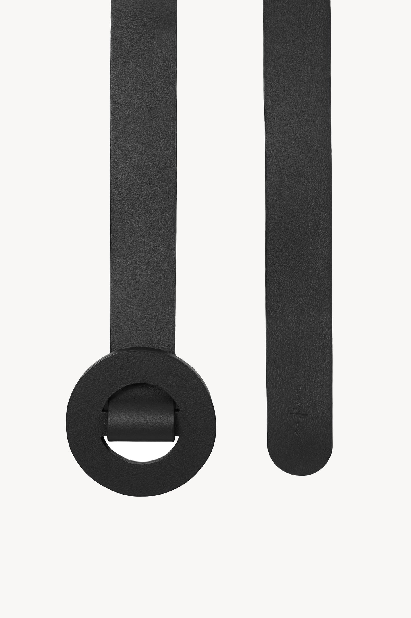 Aro L, black belt