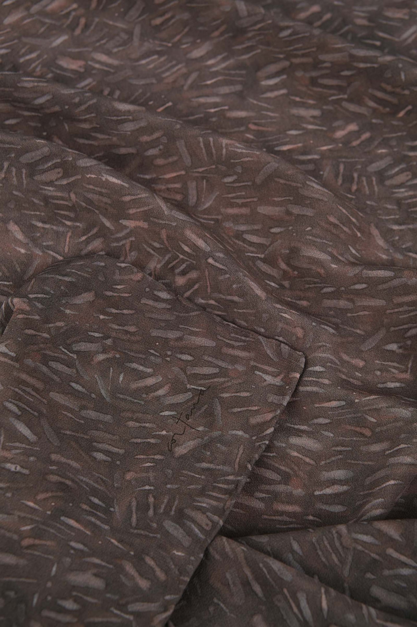 Azima, pañuelo rectangular en crespon de seda estampada