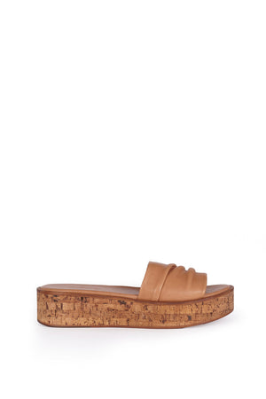 Beth, caramel flat sandal