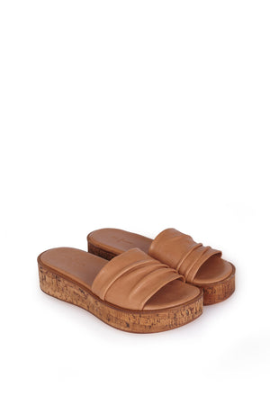 Beth, caramel flat sandal