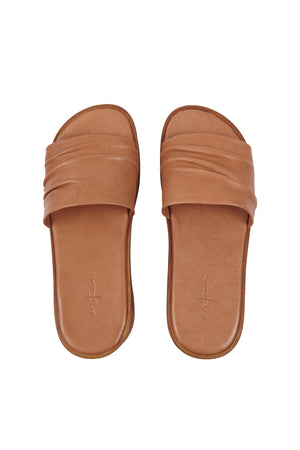 Beth, caramel flat sandal