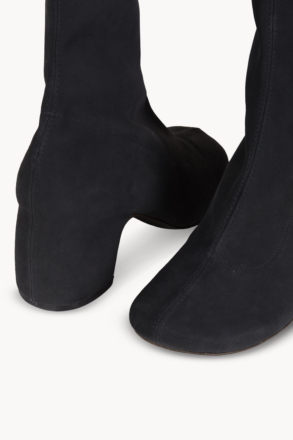 Amara, botas altas de ante grafito