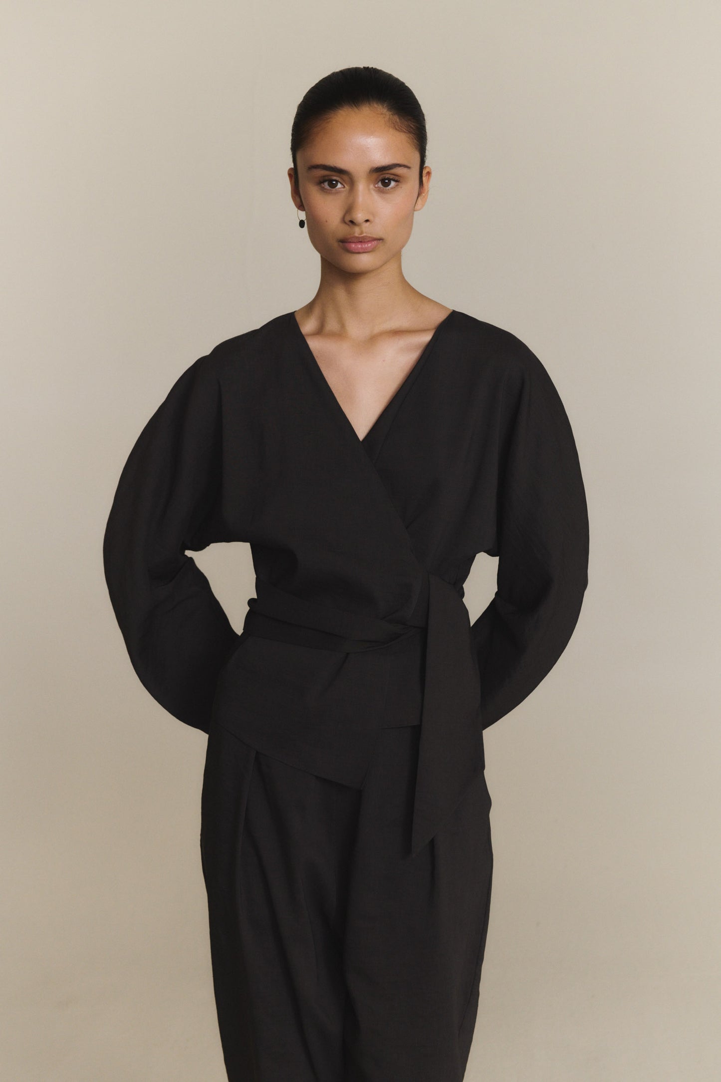 Brenna, dark grey crossed jacket