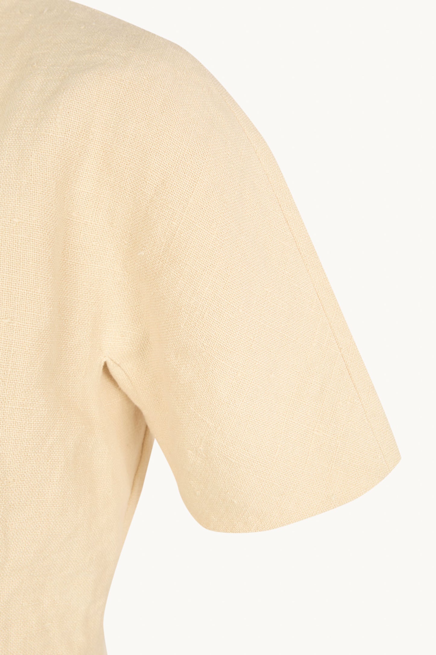 Cala, chaqueta entallada de lino beige mares