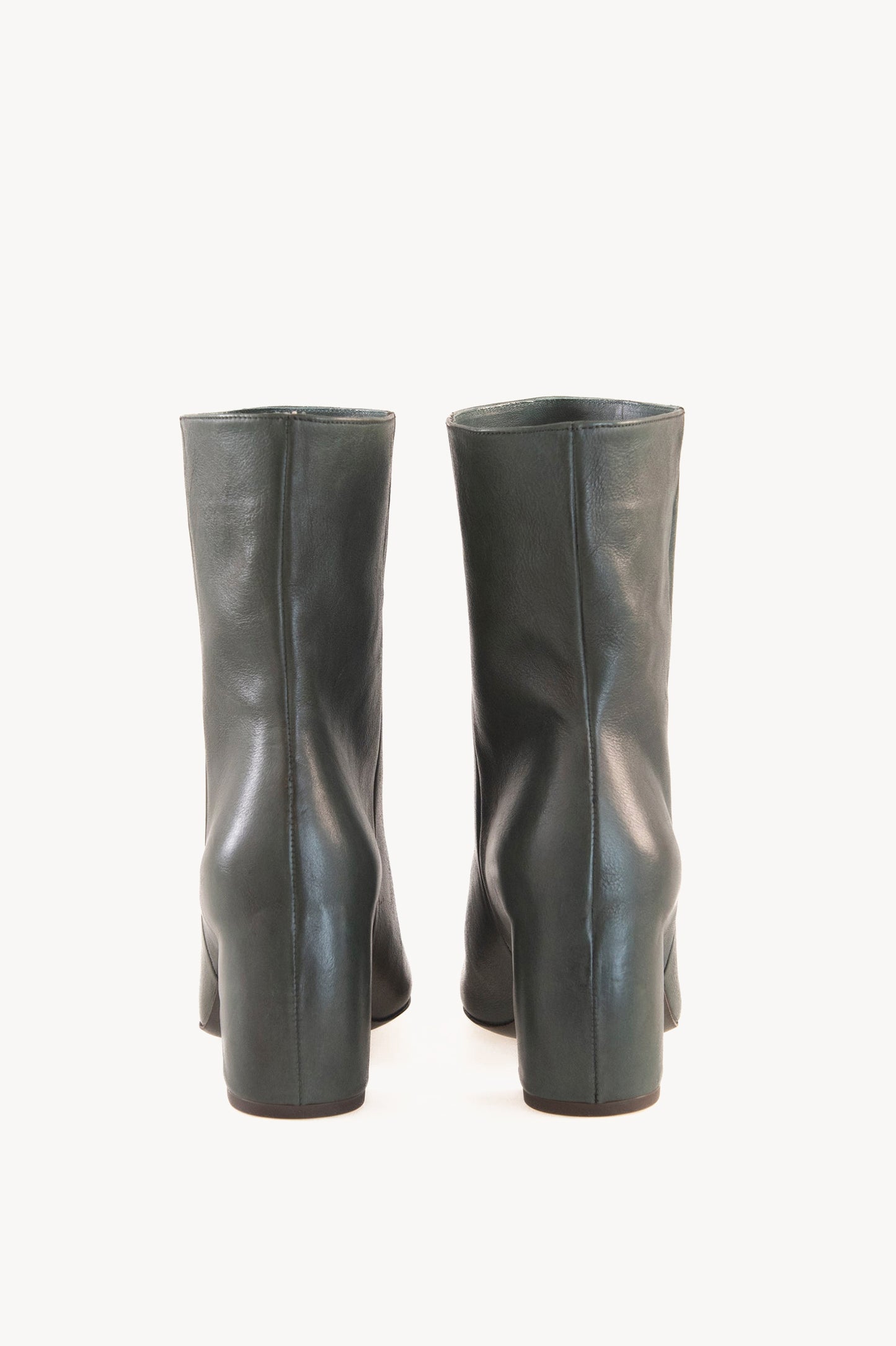 Camila, botín verde