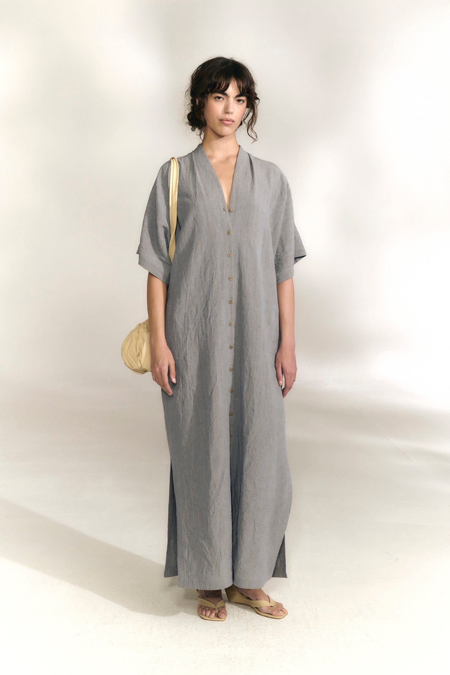 Camila, vestido a rayas de lino azul gris