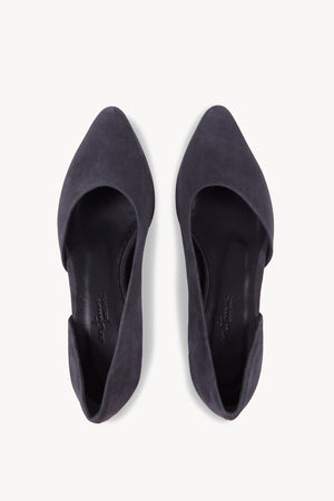 Circe, ballerina in graphite suede