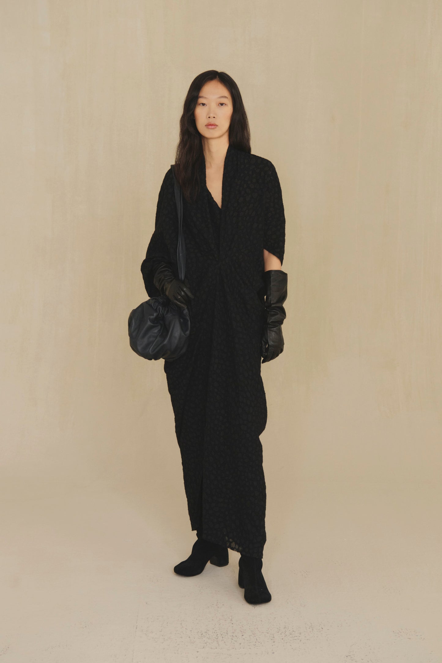 Circe, vestido oversize de lana virgen devore