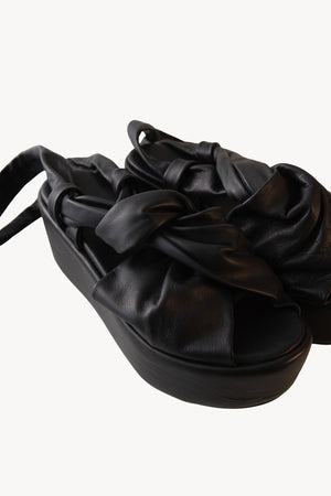 Cleo, sandalia plataforma en bluenero