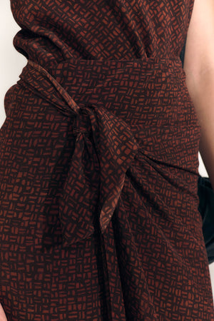 Corallo, vestido halter de seda kenta print