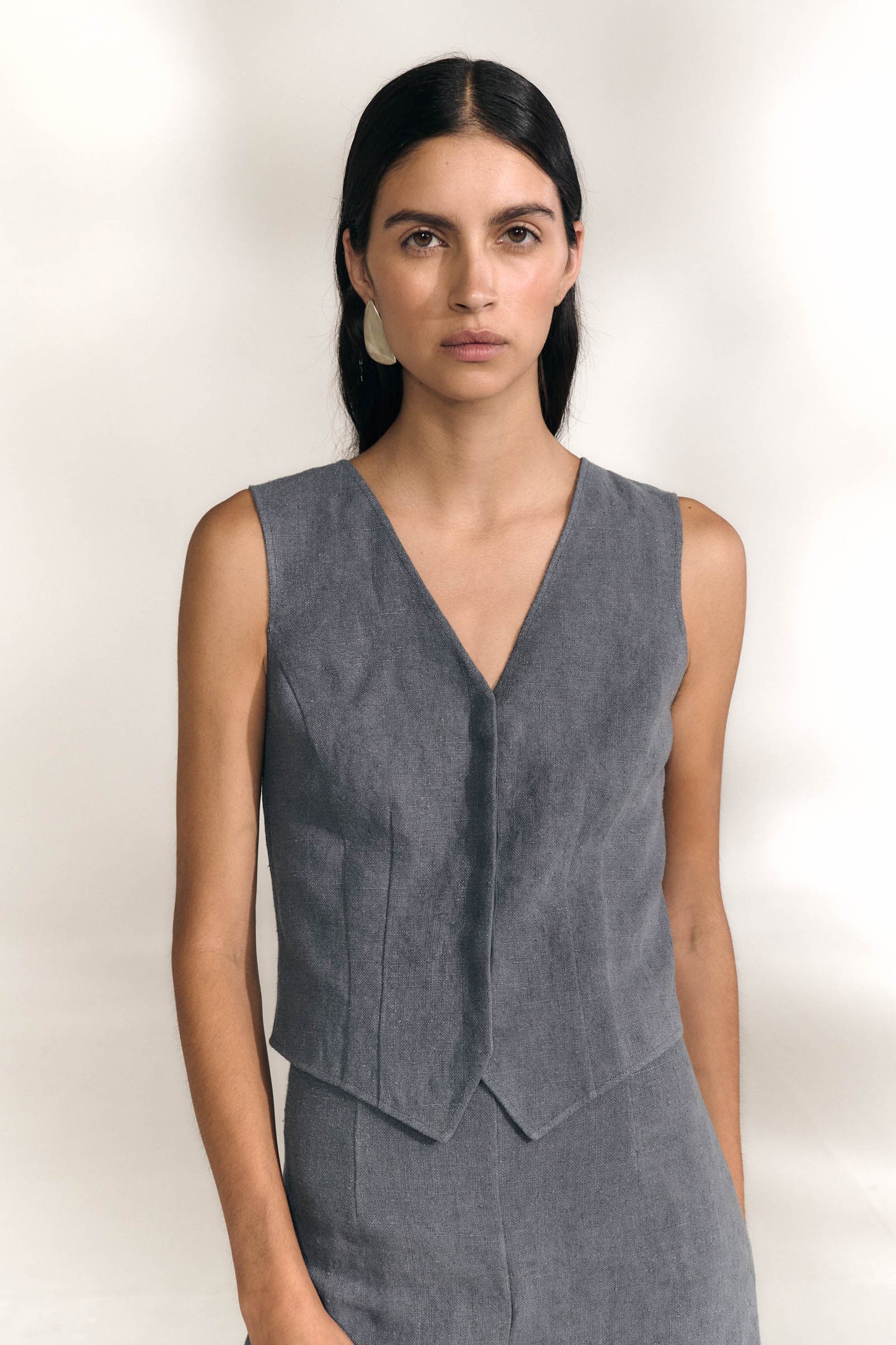 Costa, chaleco de lino azul empolvado