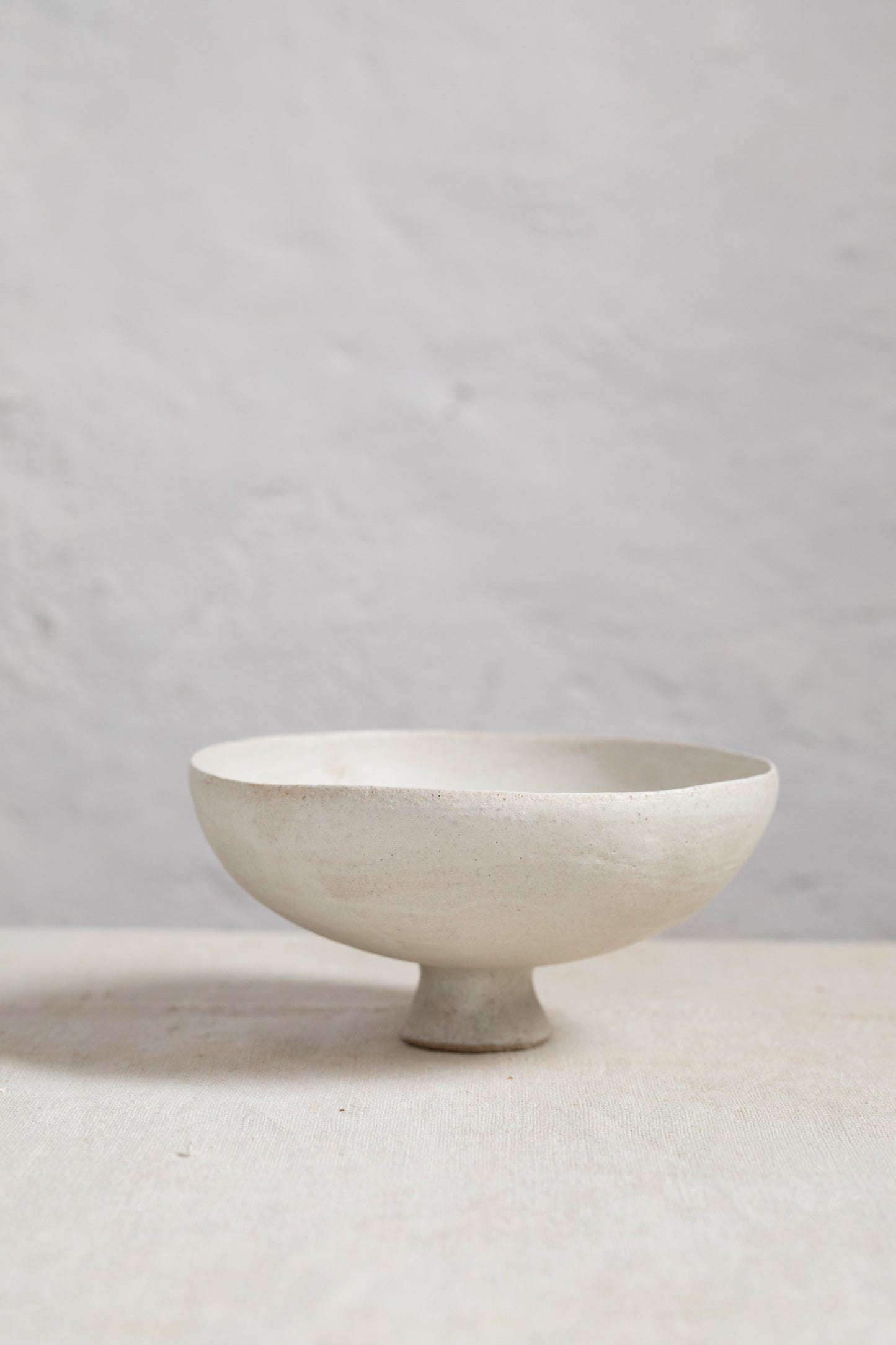 Blanc, bowl with stand