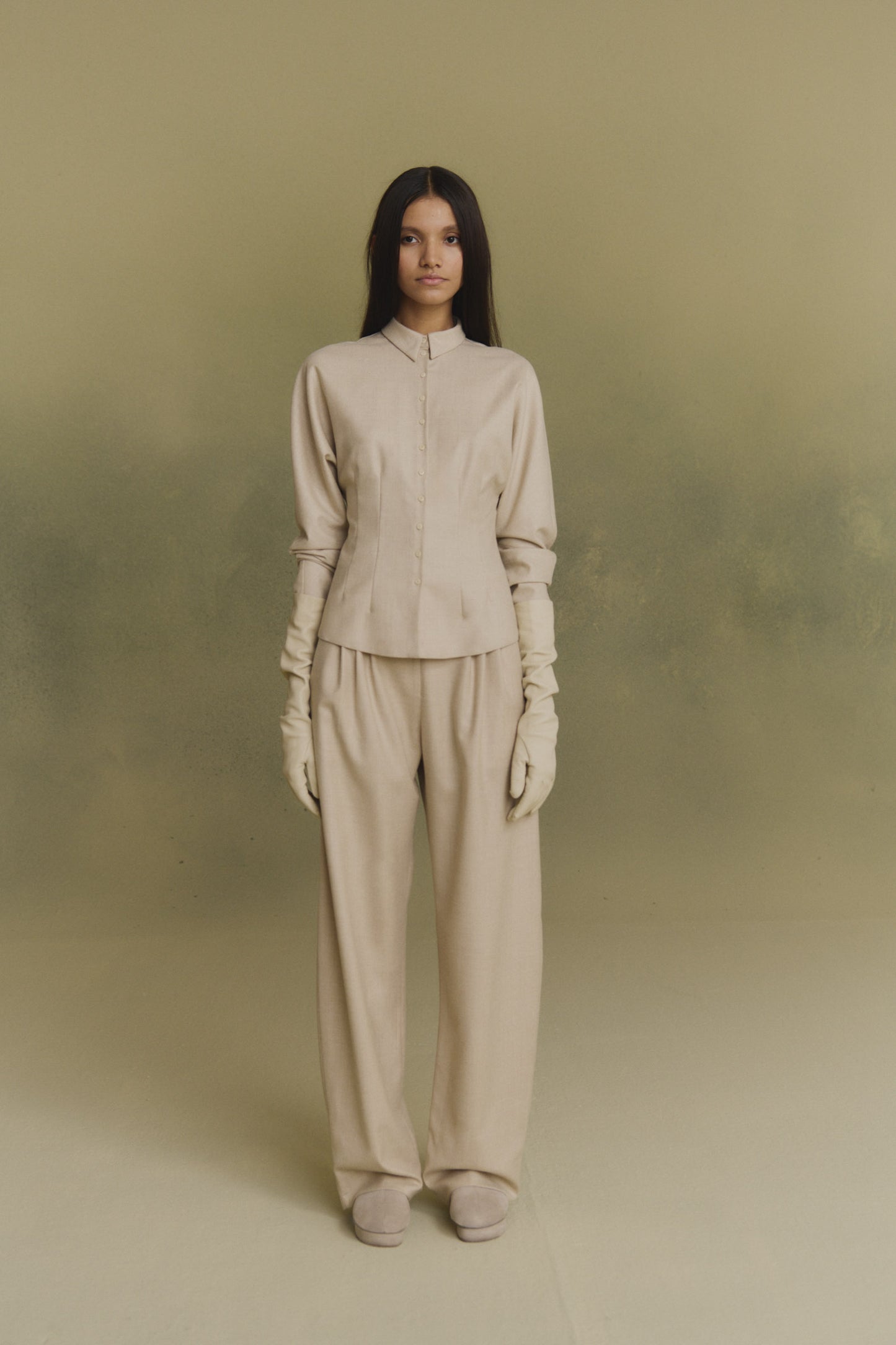 Cuento, beige virgin wool shirt