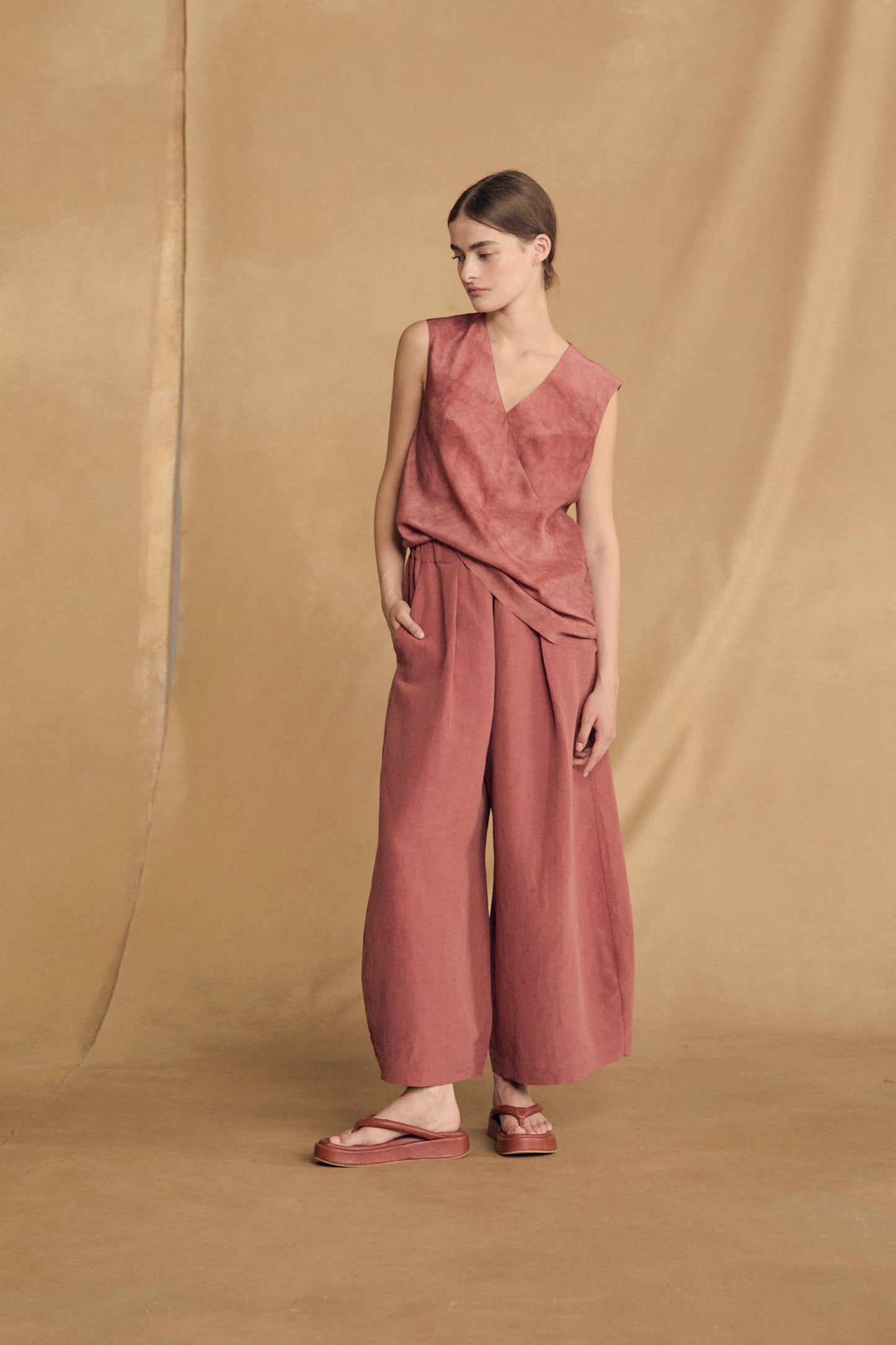 Mona, strawberry linen and silk pants