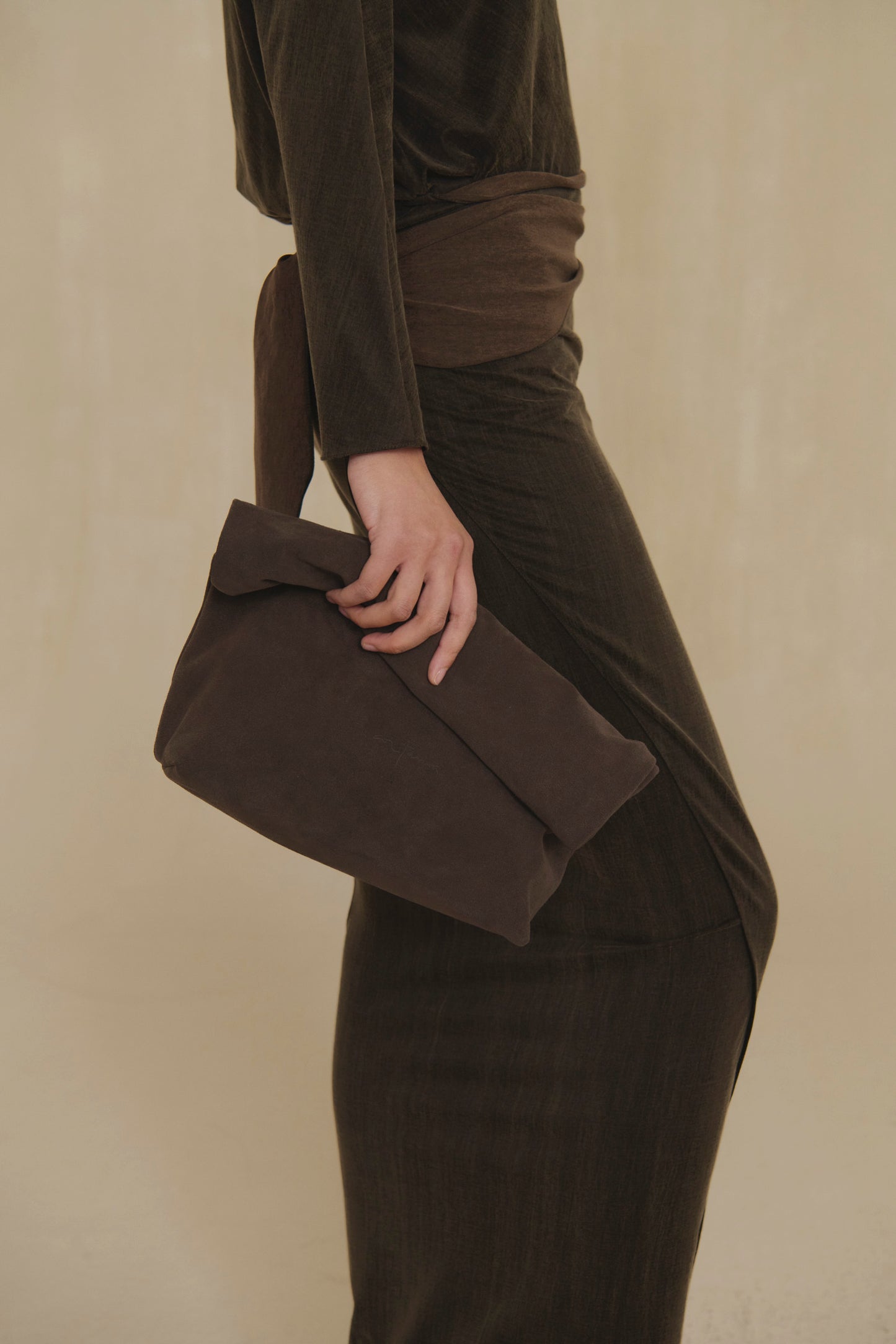 Delhi L, large café suede clutch