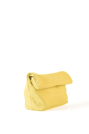 Delhi L, clutch grande en cuero amarillo