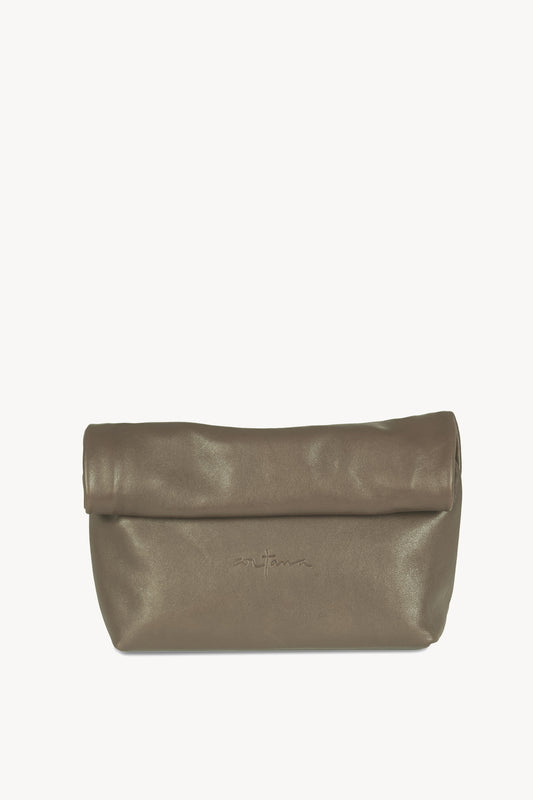 Delhi L, clutch de cuero topo