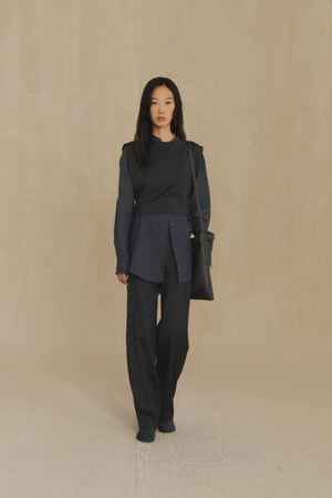 Devenir, pantalon a rayas jacquard azul y gris