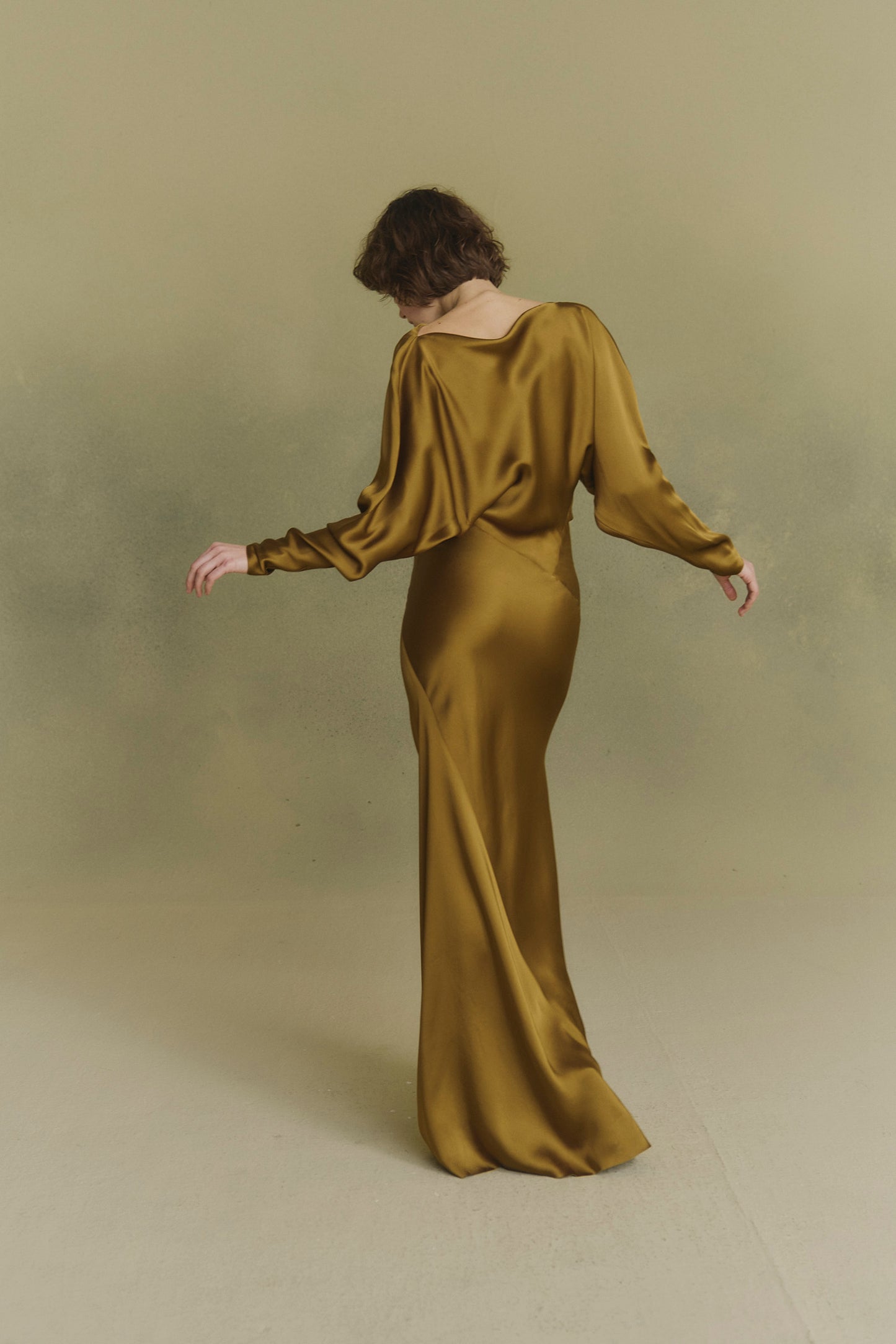 Dorado, vestido largo dorado