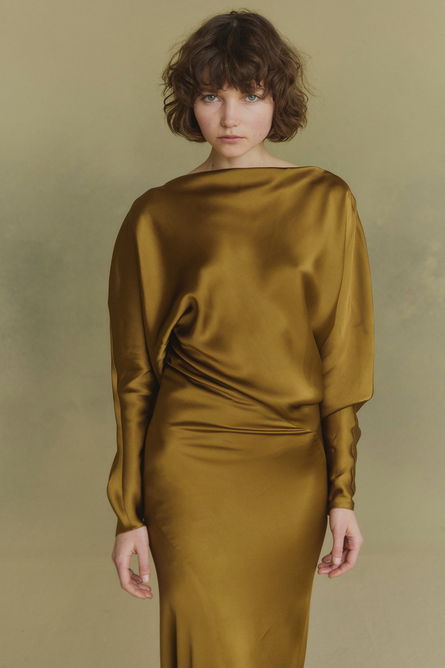 Dorado, vestido largo dorado