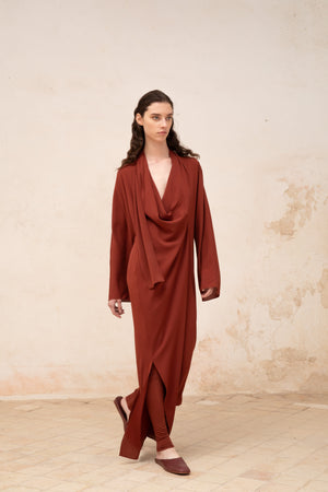 Edda, long dress in garnet stretch silk