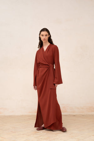 Edda, long dress in garnet stretch silk