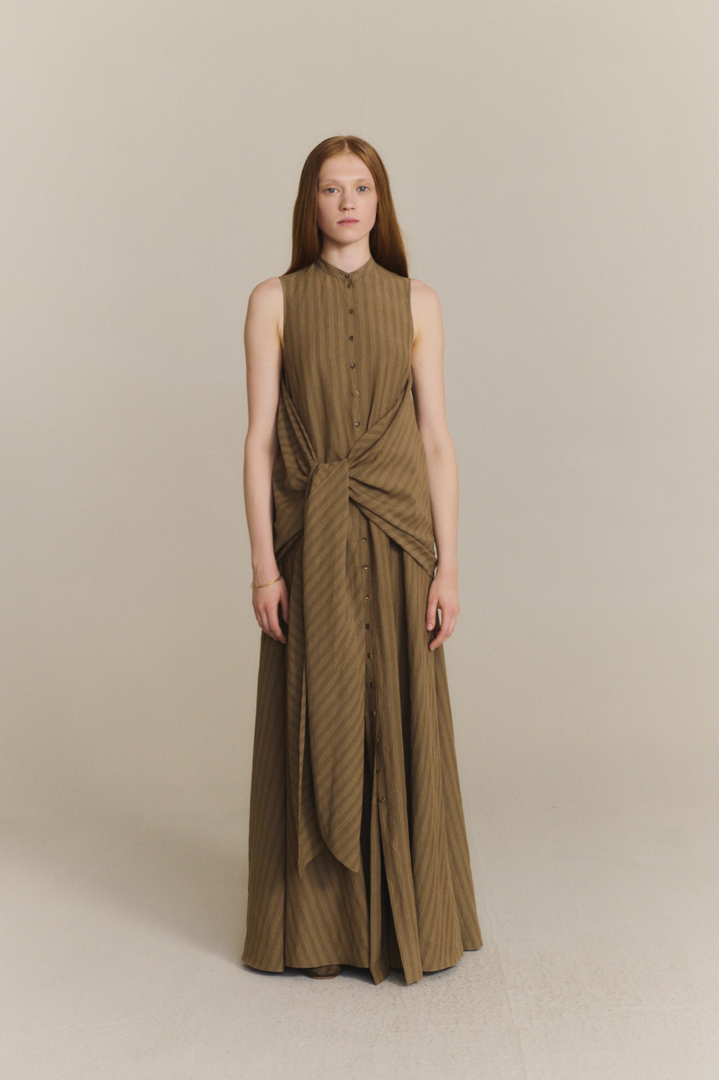 Edith, vestido de lino a rayas marron