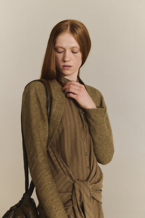 Tourmaline, chaqueta corta de lino jacquard kaki tostado