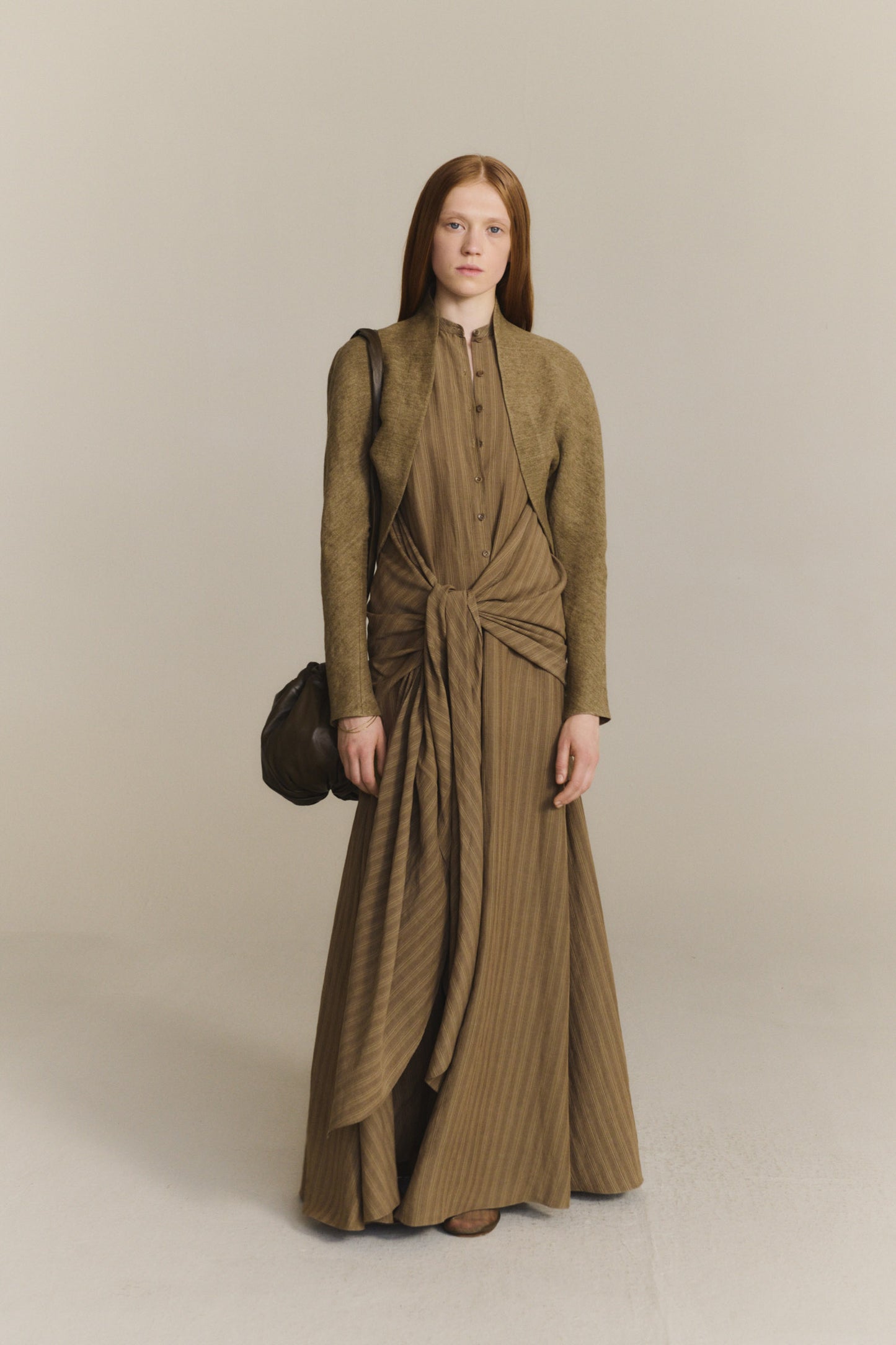 Edith, vestido de lino a rayas marron