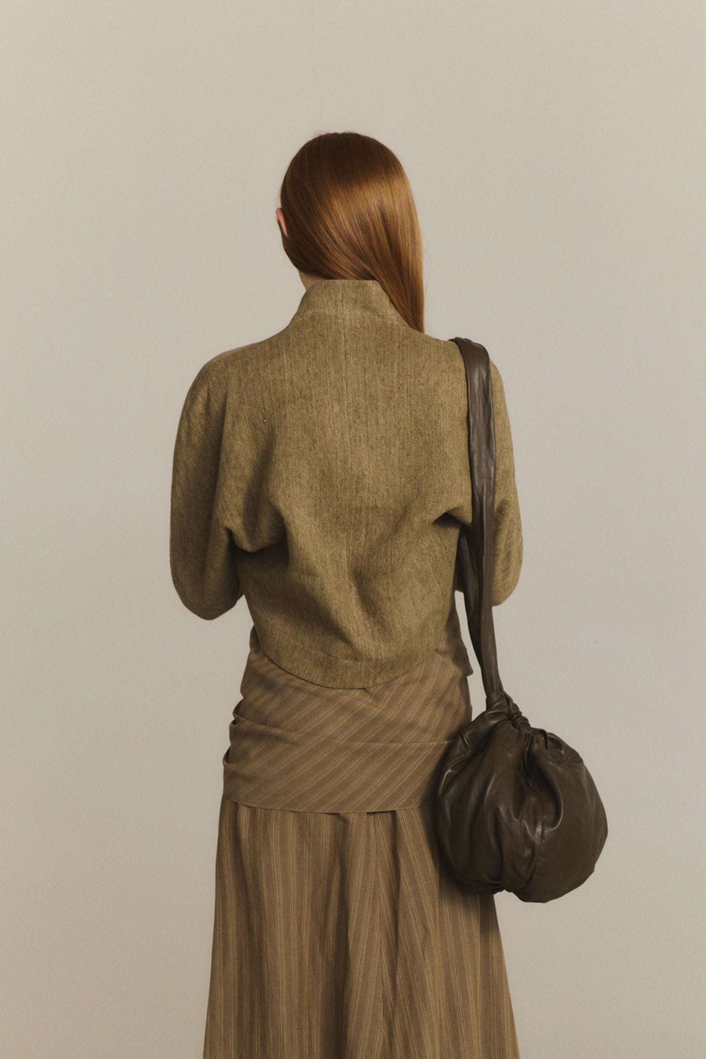 Tourmaline, chaqueta corta de lino jacquard kaki tostado