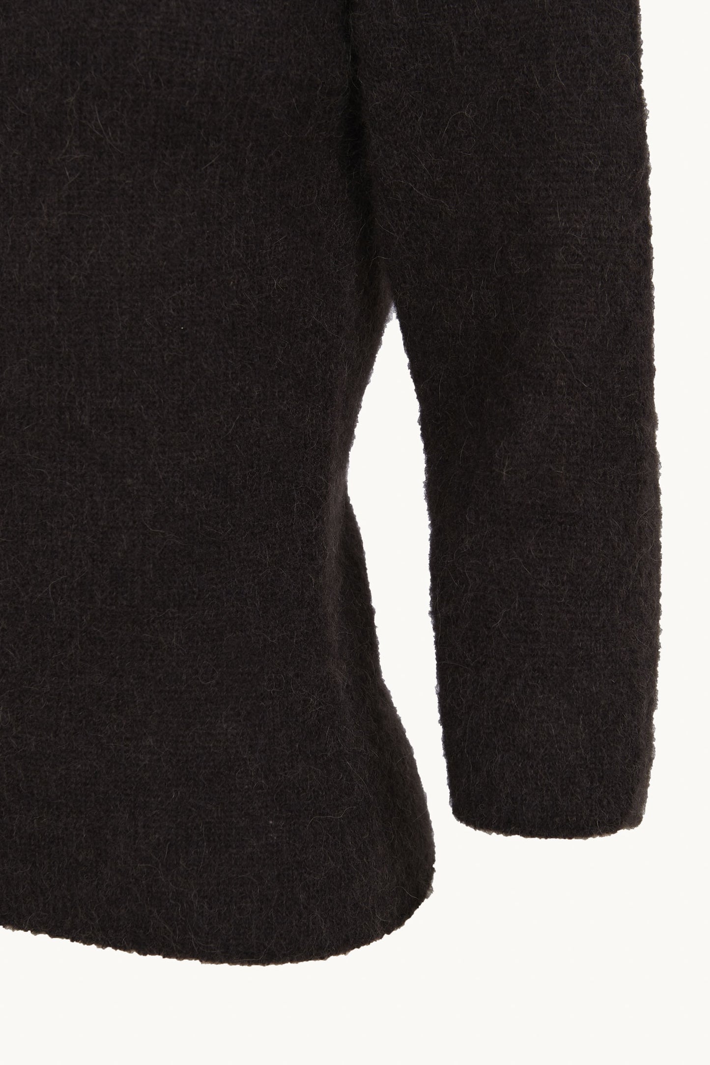 Eira, top de punto con cuello barco marron oscuro